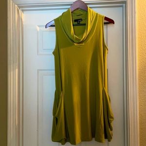Sun Kim tunic, green, polyester spandex, size XS but looks more like a M